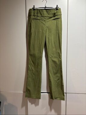 Women's Straight Leg Pants in Olive Green